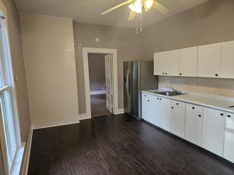 More Photos Of 630 Worth St, Hemphill Multifamily For Sale