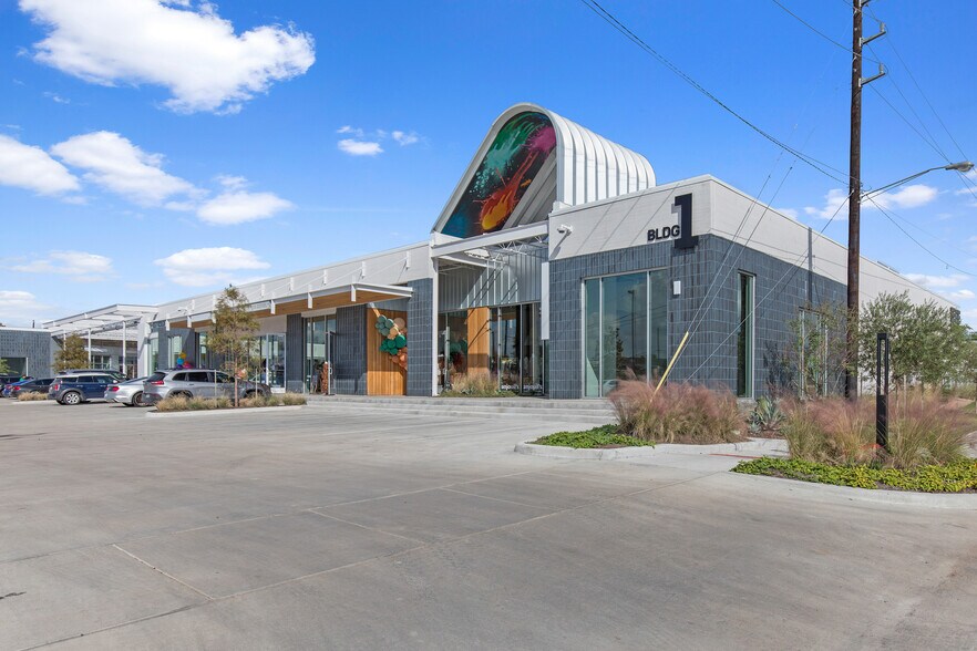 More Photos Of 600 N Shepherd Dr, Houston Unknown For Lease