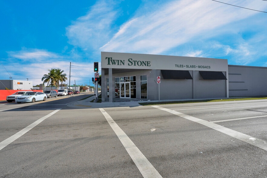 More Photos Of 821 N 21st Ave, Hollywood Storefront Retail Office For Lease