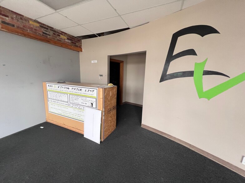 More Photos Of 1058-1068 Country Club Rd, Columbus General Retail For Sale