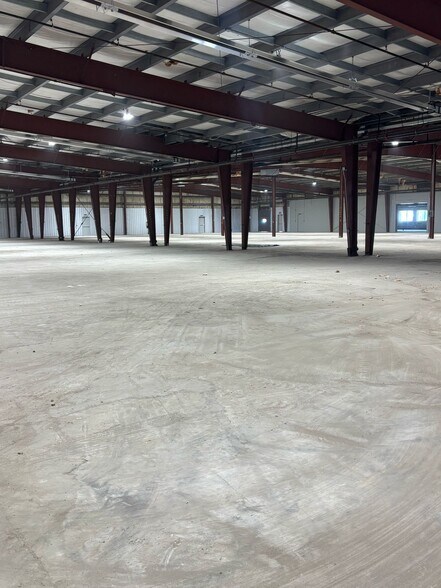 More Photos Of 6050 Don Murie St, Niagara Falls Warehouse For Lease