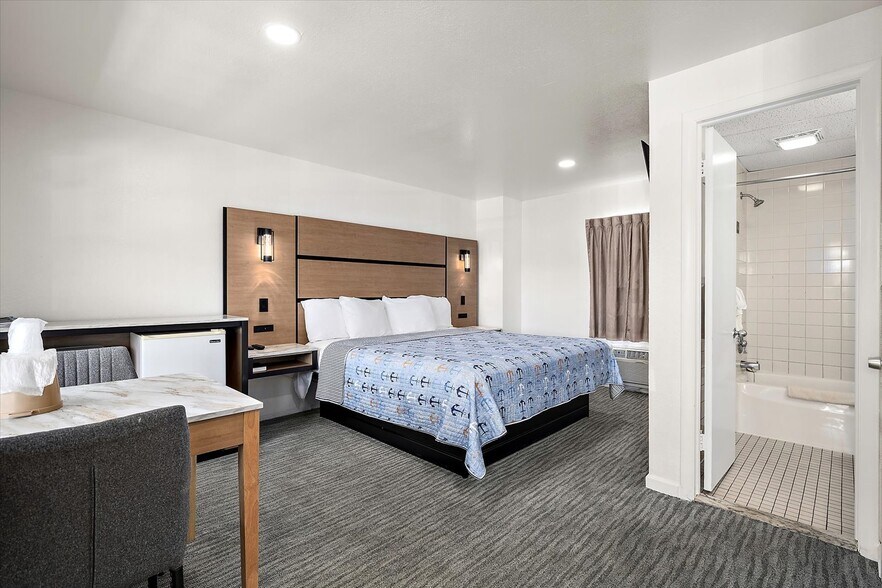 More Photos Of 1705 N Baltimore Ave, Ocean City Hotel For Sale