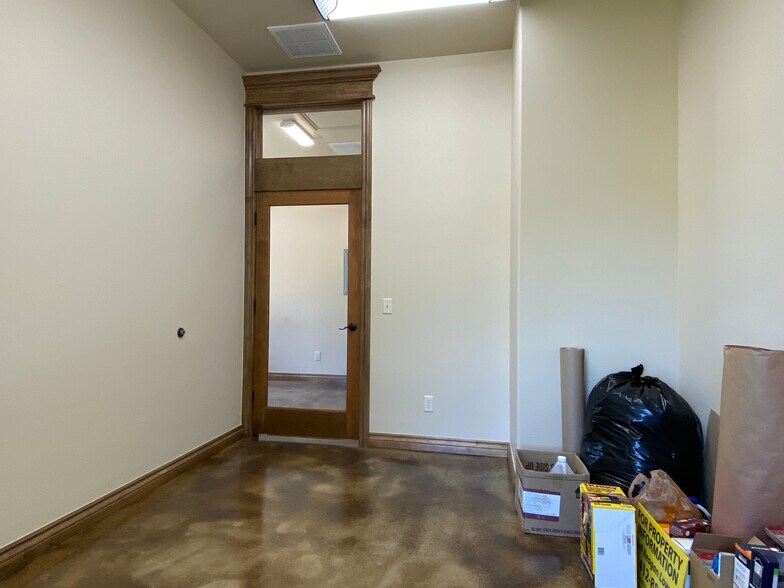 More Photos Of 5706 NW 130th St, Oklahoma City Office For Lease