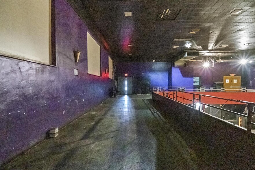 More Photos Of 24 E 3rd St, Newport Bar For Sale