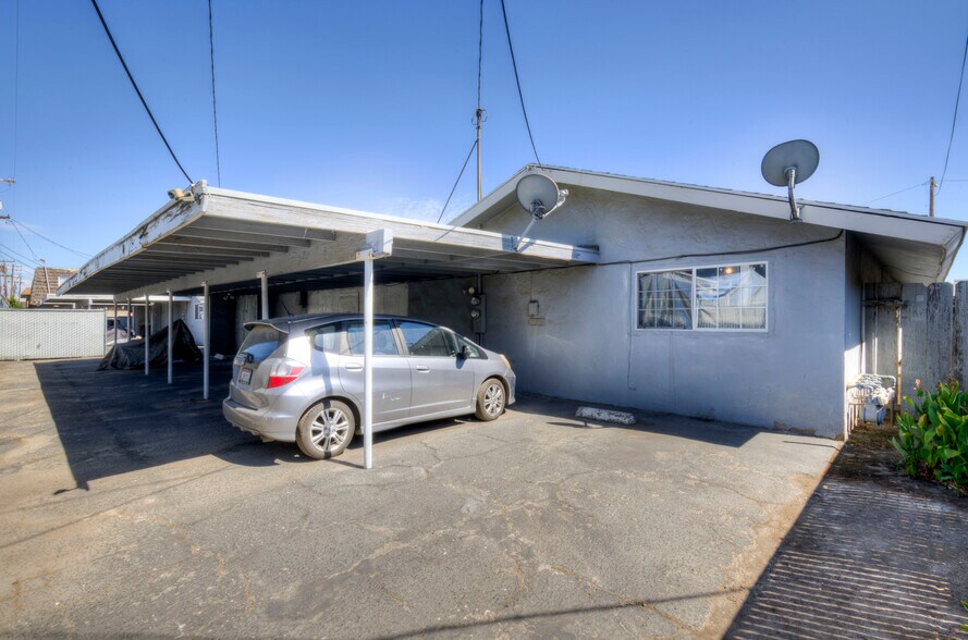 More Photos Of 3357-3365 E Fairmont Ave, Fresno Apartments For Sale