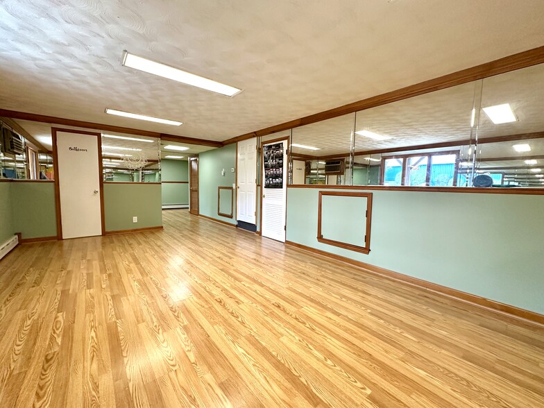 More Photos Of 591 Rt-34, Matawan Medical For Lease