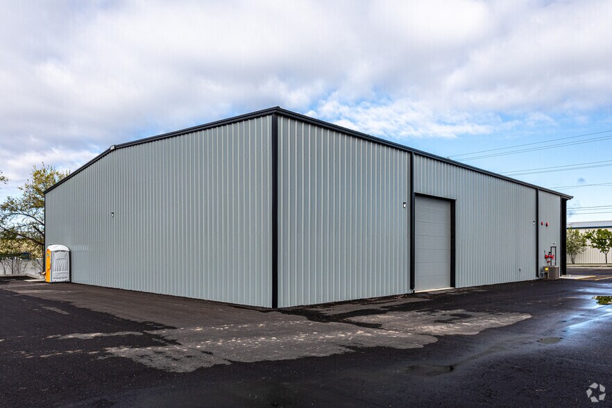 More Photos Of 1524 11th Ave N, Nampa Warehouse For Lease
