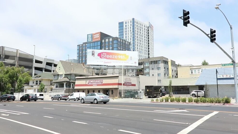 Primary Photo Of 508-510 W MacArthur Blvd, Oakland Showroom For Sale