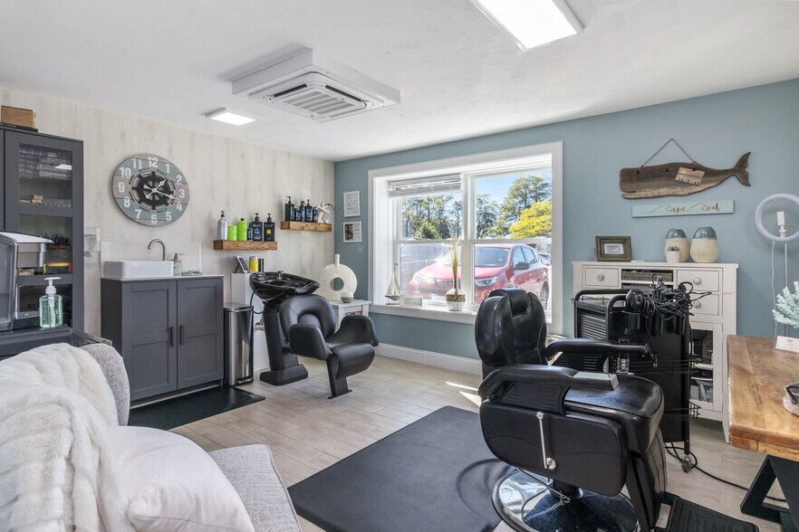 More Photos Of 712 Main St, Hyannis Storefront Retail Office For Sale
