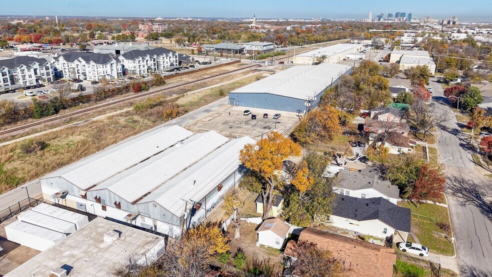 More Photos Of 312-315 W Ripy St, Fort Worth Warehouse For Sale