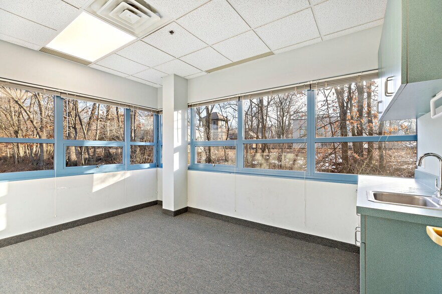 More Photos Of 265 Ackerman Ave, Ridgewood Medical For Lease