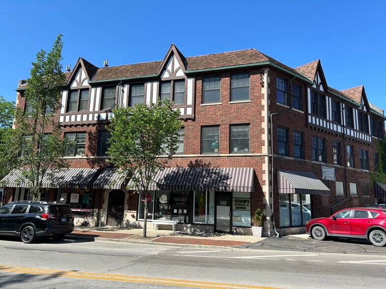 Primary Photo Of 874 Green Bay Rd, Winnetka Loft Creative Space For Lease
