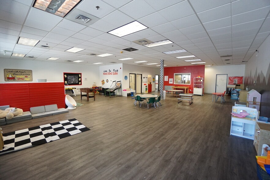 More Photos Of 6501 W Grandridge Blvd, Kennewick Unknown For Lease