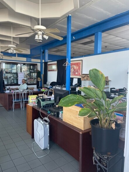 More Photos Of 73-5576 Kauhola St, Kailua Kona Warehouse For Lease