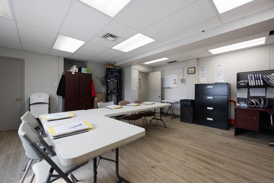 More Photos Of 8030 Golosky Av, Fort McMurray Truck Terminal For Lease