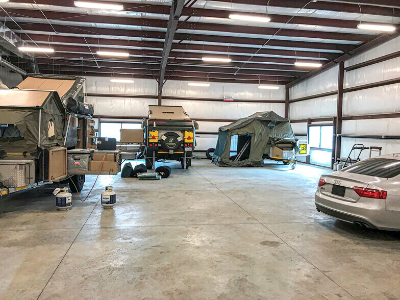 More Photos Of 7363 McClain Pt, Colorado Springs Warehouse For Lease