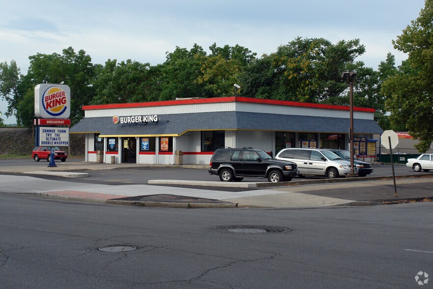 More Photos Of 700-712 S Salina St, Syracuse Fast Food For Sale