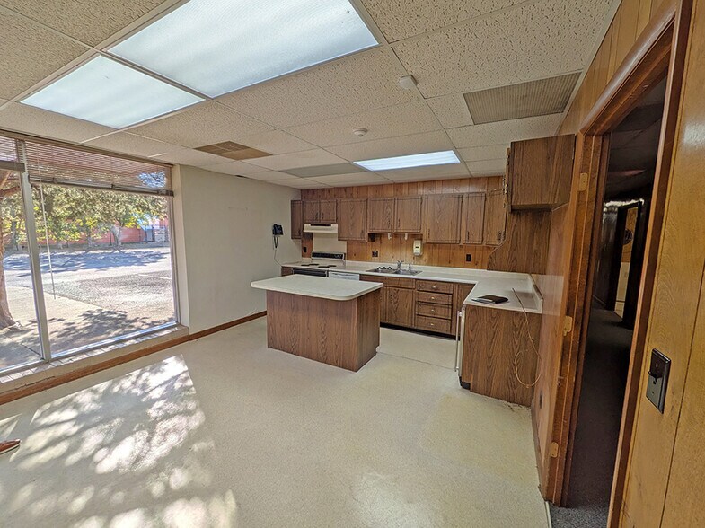 More Photos Of 2001 W Main St, Carbondale Office For Lease
