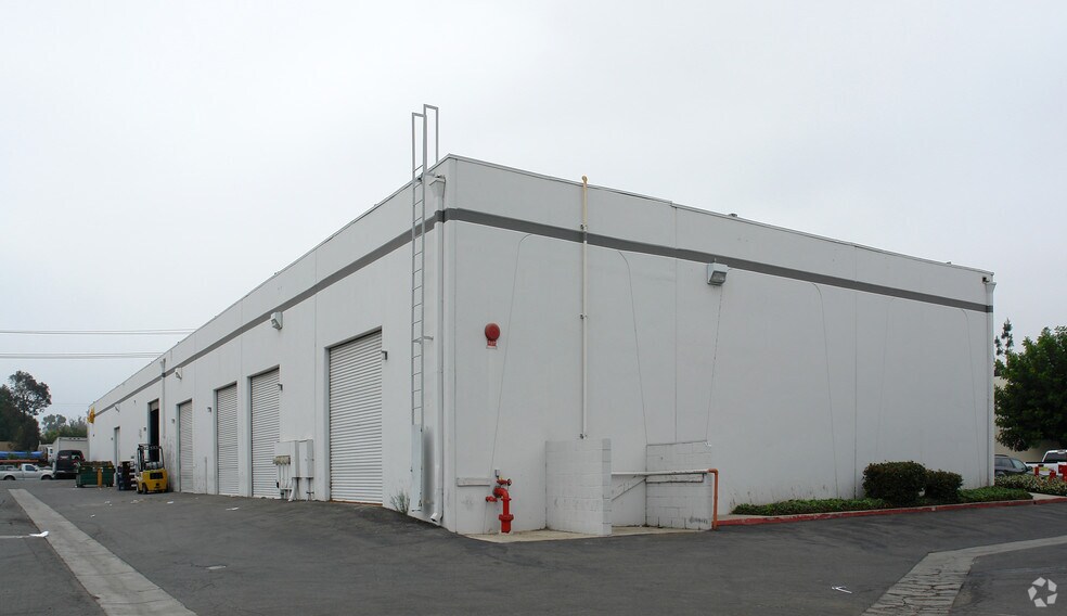 More Photos Of 1215 W Pomona Rd, Corona Light Manufacturing For Lease