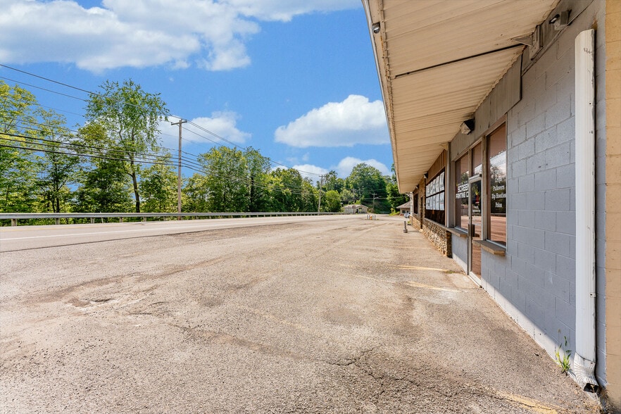 More Photos Of 2939 White Hall Blvd, White Hall General Retail For Sale