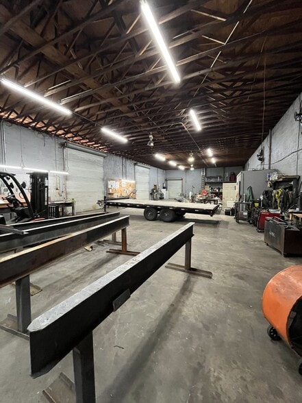 More Photos Of 4831 Phyllis St, Jacksonville Warehouse For Sale
