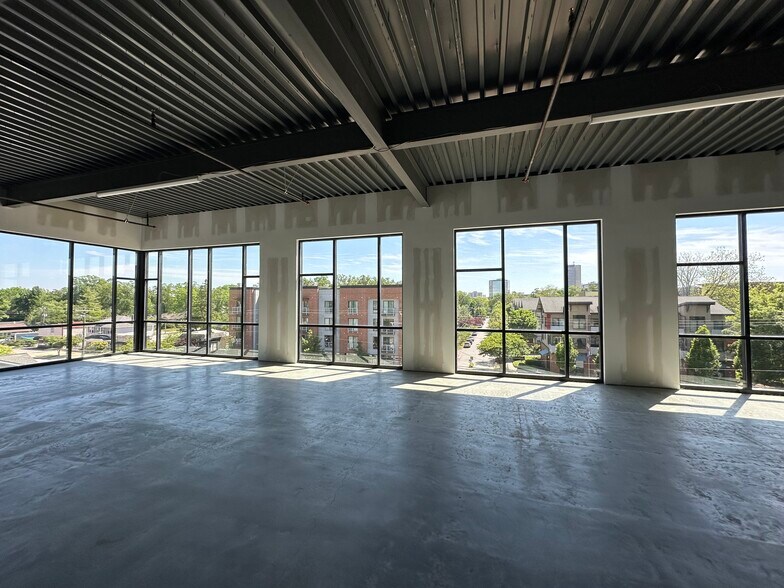 More Photos Of 15-17 E Stone Ave, Greenville Office For Lease