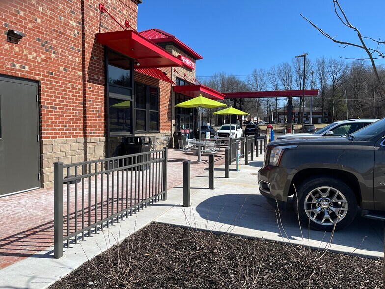 More Photos Of 4481 State Route 43, Kent Service Station For Sale