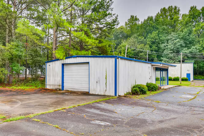 More Photos Of 973-979 Sheppard Rd, Stone Mountain Showroom For Sale