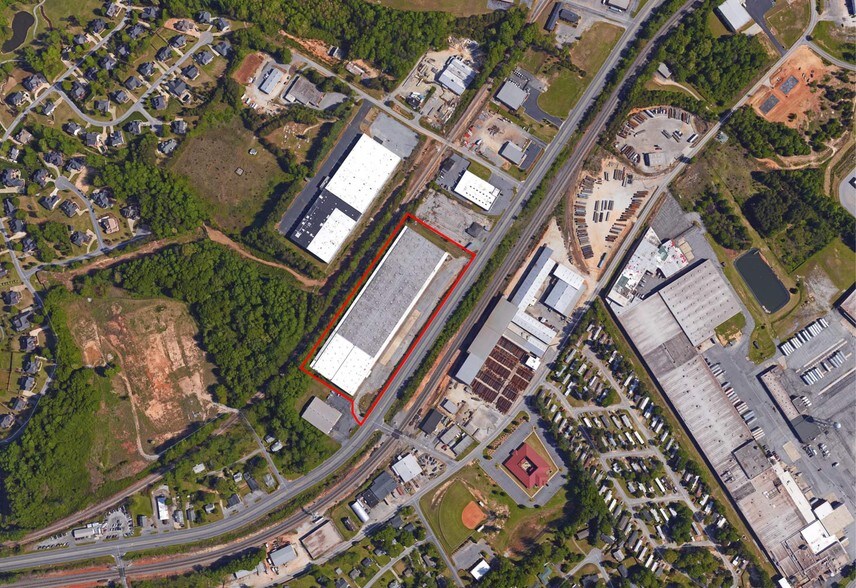 More Photos Of 2425 Rutherford Rd, Greenville Warehouse For Lease