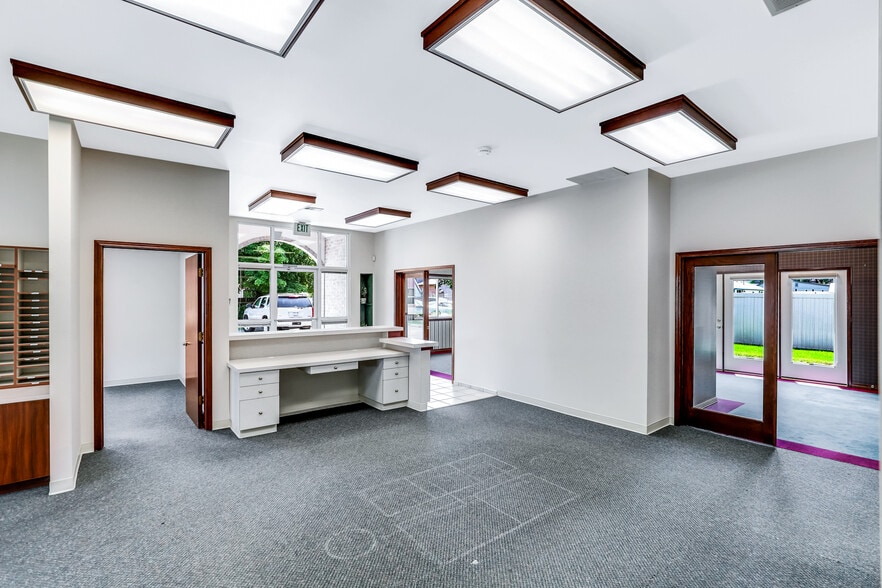 More Photos Of 9629 N Colfax Rd, Spokane Office For Sale