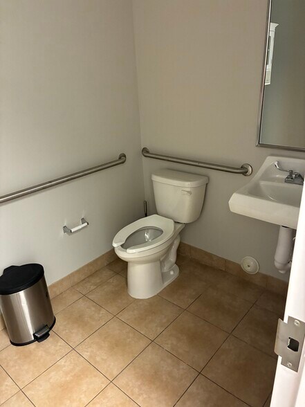 More Photos Of 5300-5350 W Hillsboro Blvd, Coconut Creek Medical For Sale
