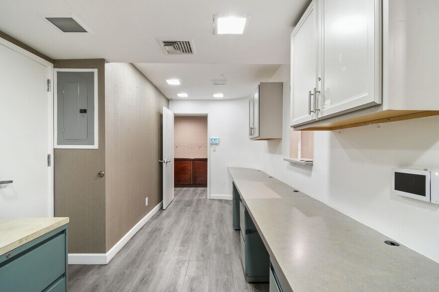 More Photos Of 116 Central Park S, New York Apartments For Lease