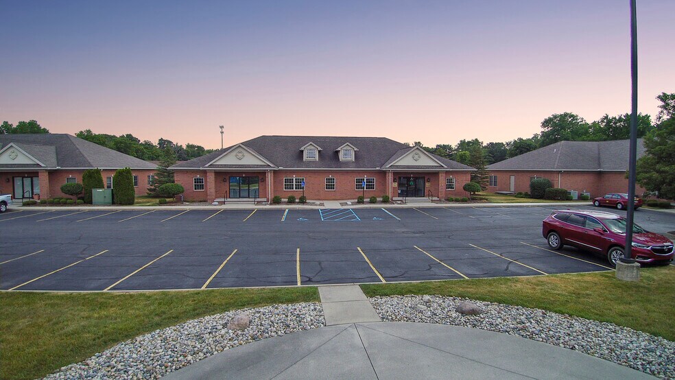 More Photos Of 2720 Centennial Rd, Toledo Office For Sale