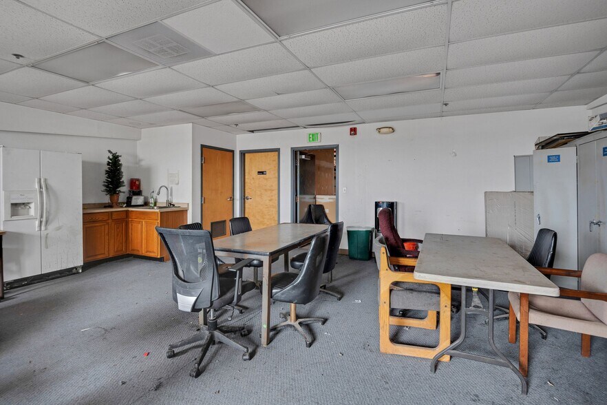 More Photos Of 9690 Dallas St, Commerce City Warehouse For Sale