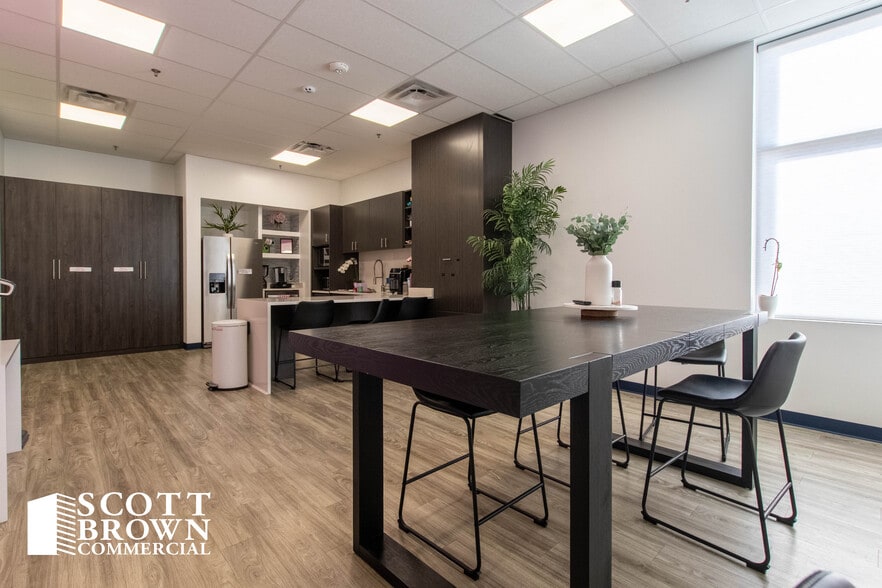 More Photos Of 650 Industry Way, Prosper Showroom For Lease