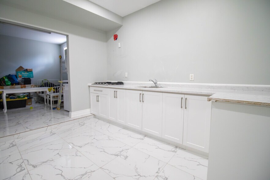 More Photos Of 5126 Victoria Ave, Niagara Falls Storefront Retail Residential For Lease