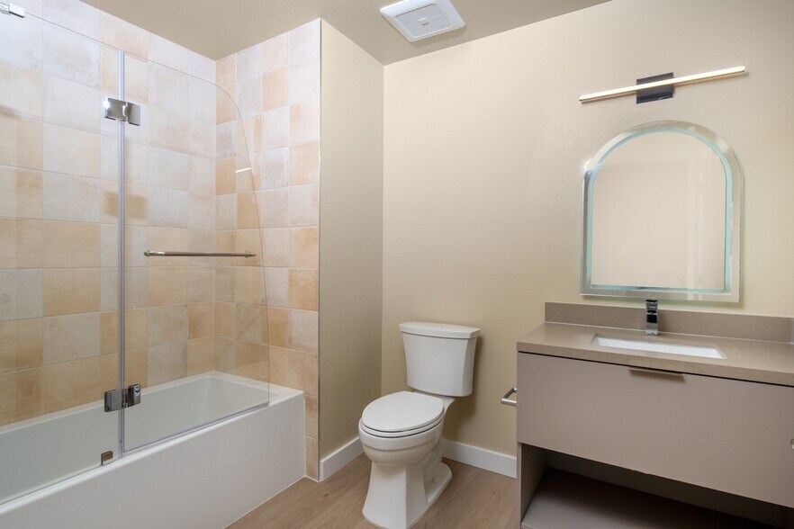 More Photos Of 1511 N Fairfax Ave, Los Angeles Apartments For Lease