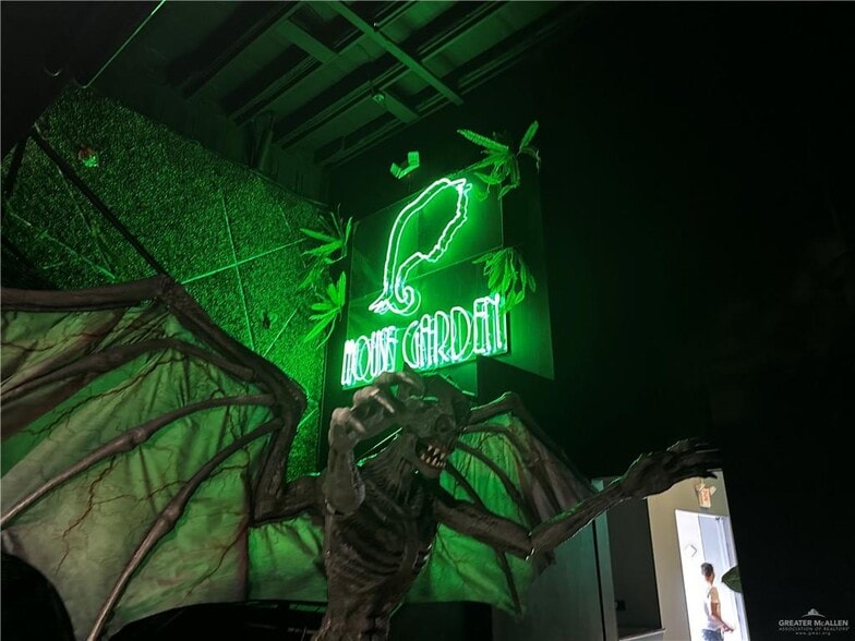 More Photos Of 200 S 17th St, McAllen Bar For Sale