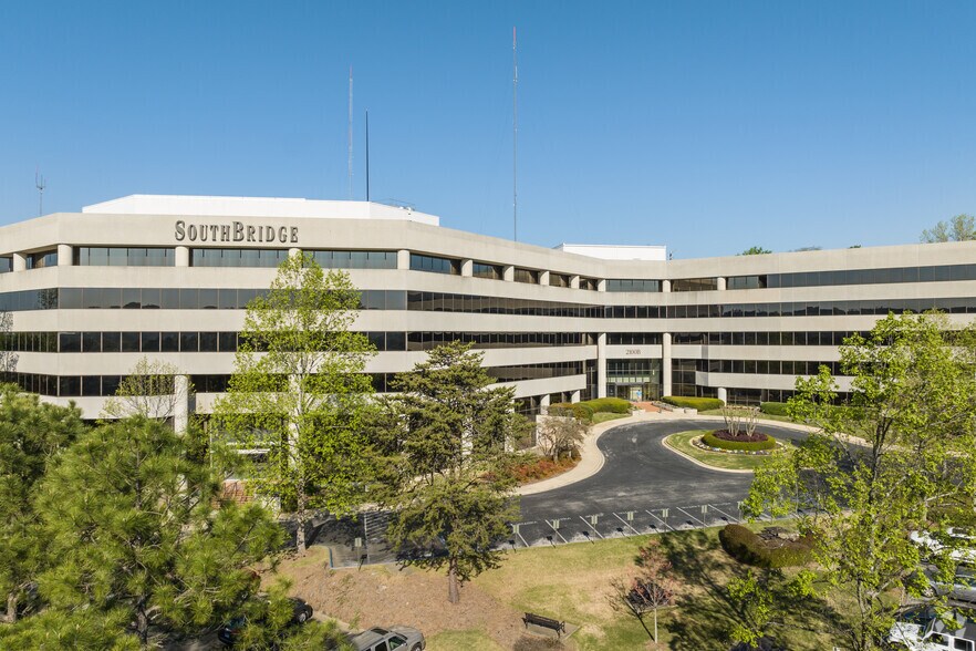 More Photos Of 2000-2100 SouthBridge Pky, Birmingham Office Residential For Lease