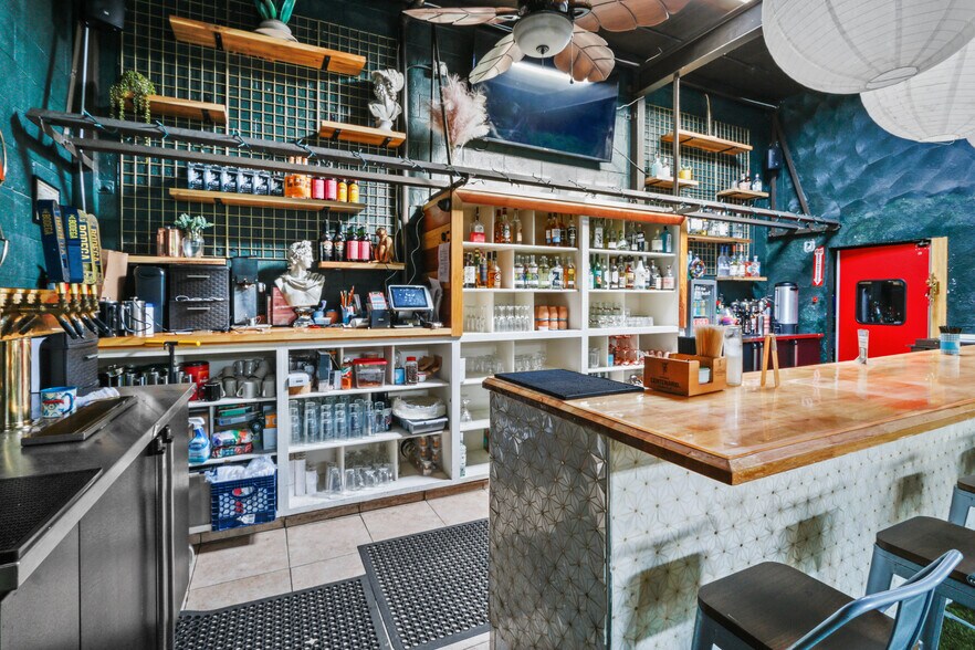 More Photos Of 1923 E Broadway, Long Beach Restaurant For Lease