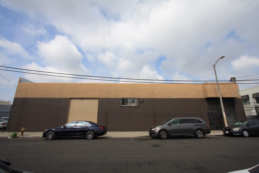 More Photos Of 1753 E 21st St, Los Angeles Warehouse For Lease