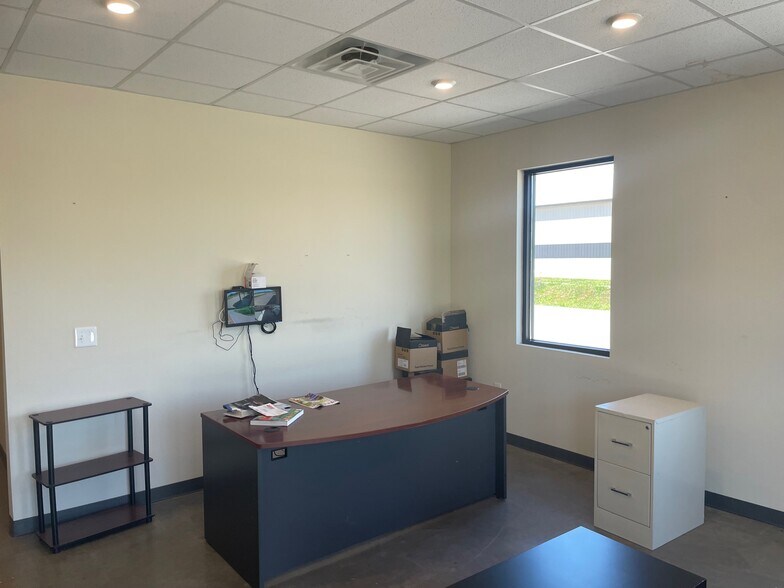 More Photos Of 1080 International Blvd, Clarksville Industrial For Lease