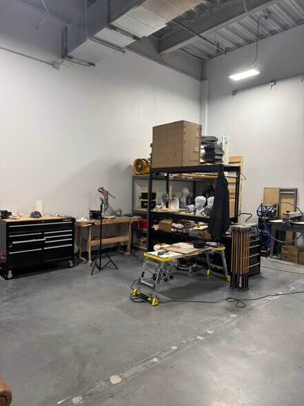 More Photos Of 4229 N FM 620 Hwy, Austin Showroom For Sale