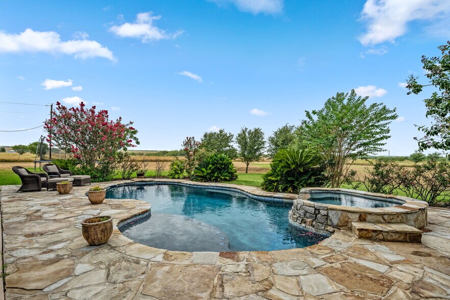 More Photos Of 2538 County Road 223, Floresville Land For Sale