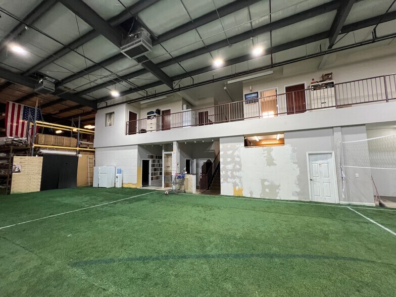 More Photos Of 267 Saw Mill River Rd, Elmsford Freestanding For Sale