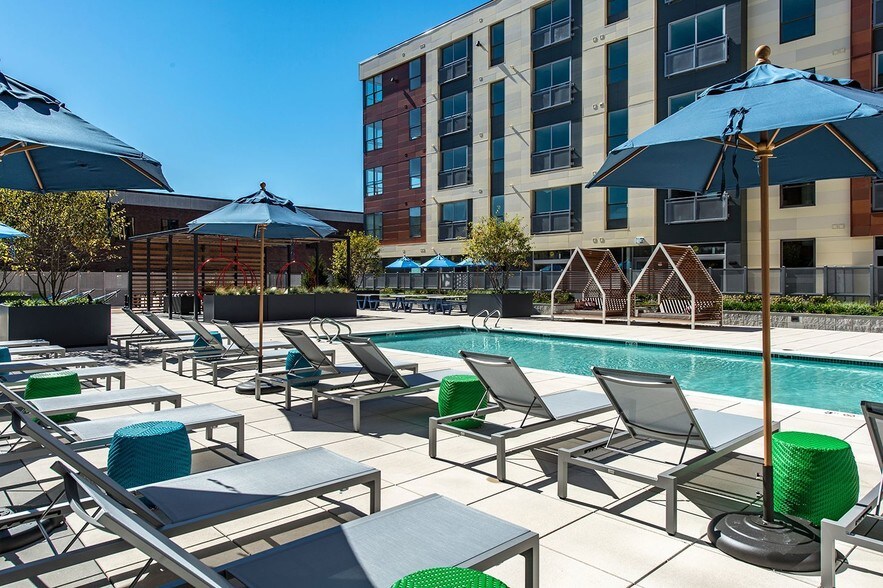 More Photos Of 190 Pleasant St, Malden Apartments For Lease