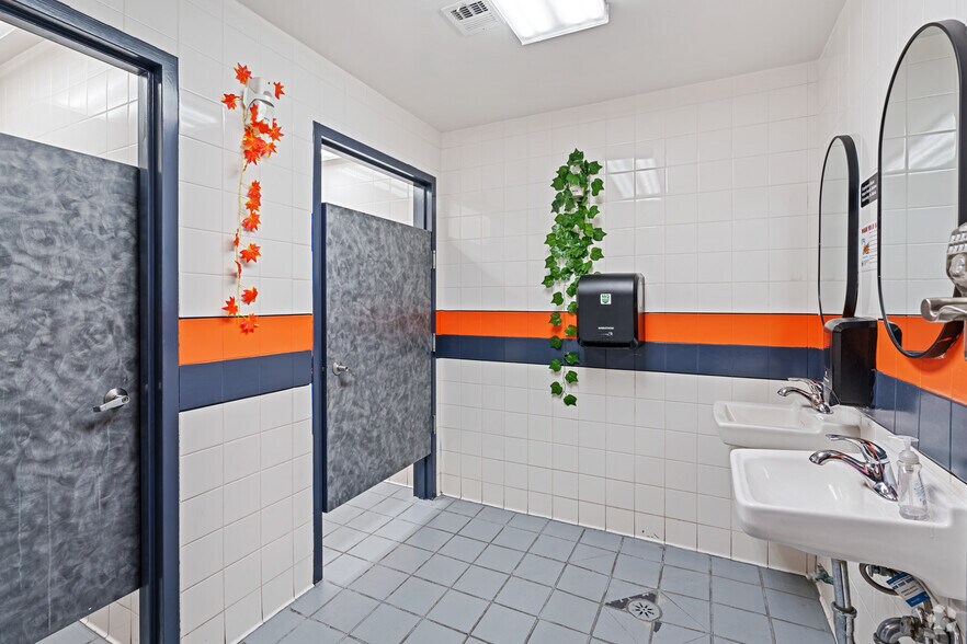 More Photos Of 420 El Camino Real, Millbrae Freestanding For Lease