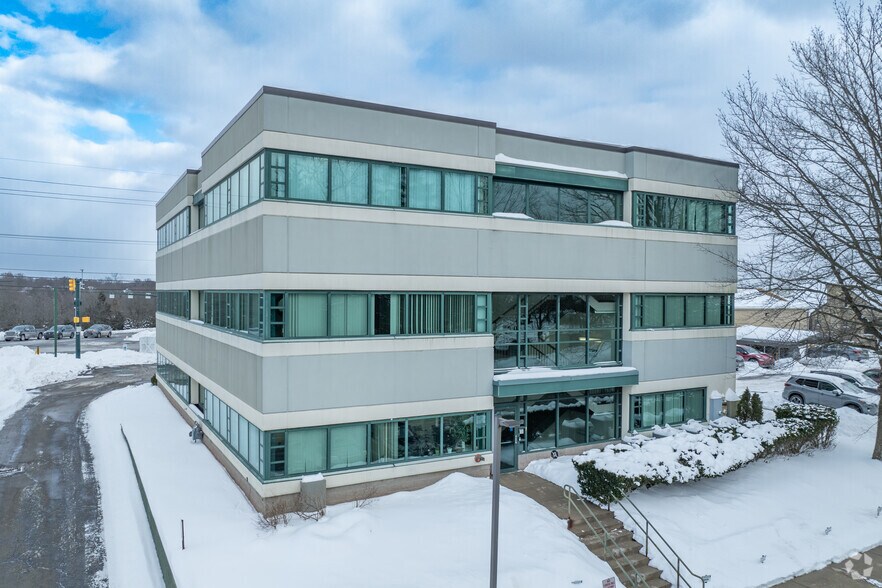 More Photos Of 10521 Perry Hwy, Wexford Office For Lease
