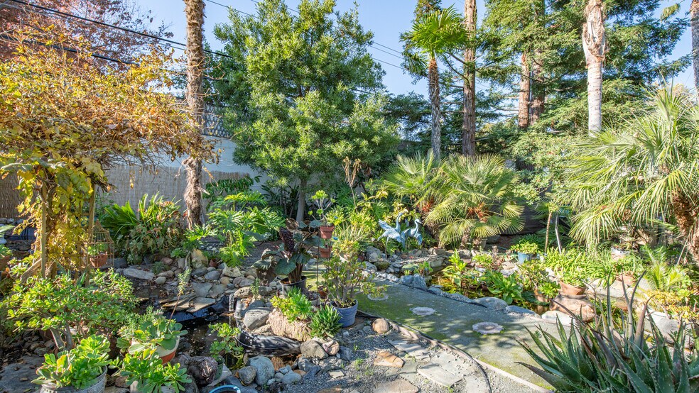 More Photos Of 1403 Rowena Way, Sacramento Specialty For Sale