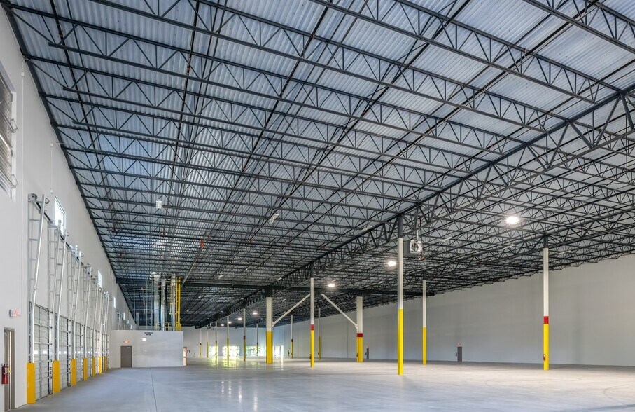 More Photos Of 5570 Atlanta Hwy, Alpharetta Unknown For Lease